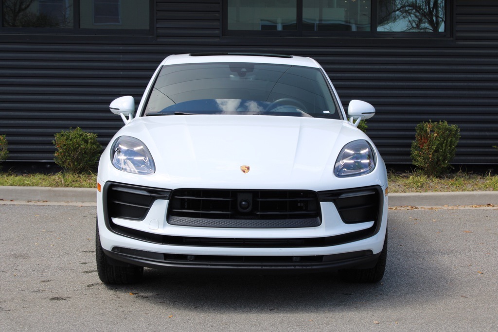 2024 Porsche Macan photo 9