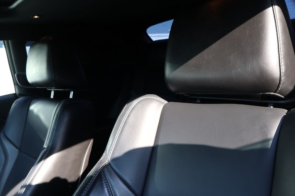2018 Dodge Challenger R/T photo 12