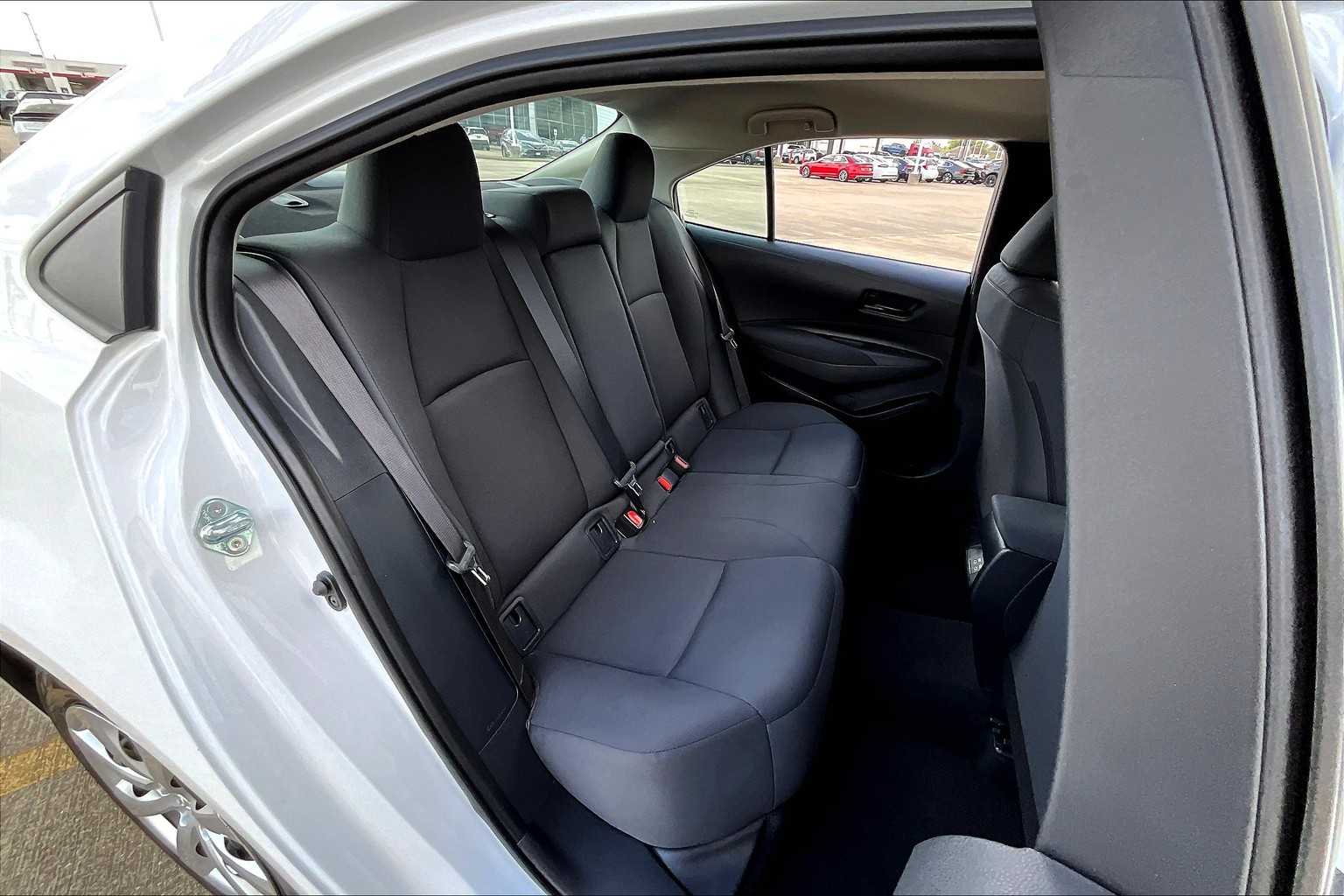 2024 Toyota Corolla LE photo 20