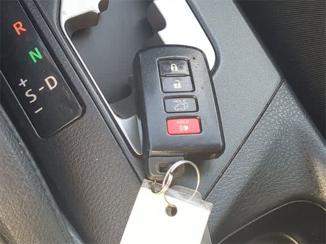 2017 Toyota RAV4 XLE photo 24
