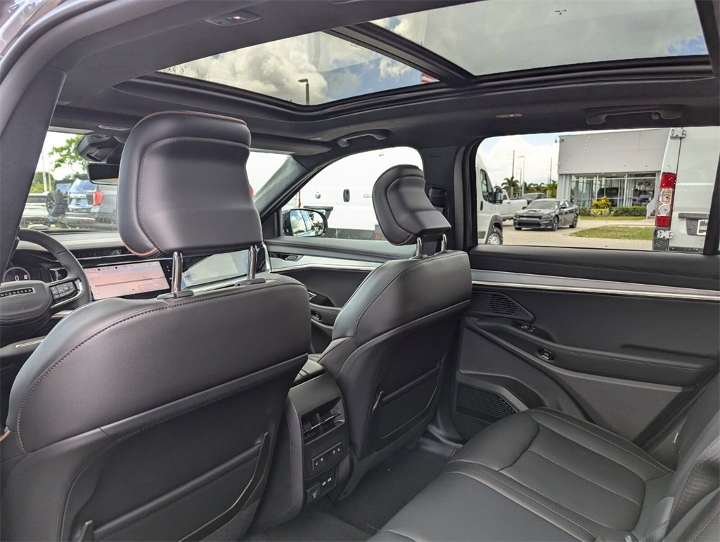 2025 Jeep Wagoneer S Launch Edition photo 9