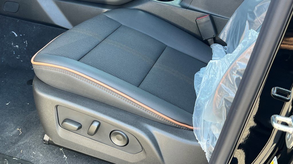 2025 Gmc Canyon AT4 photo 15