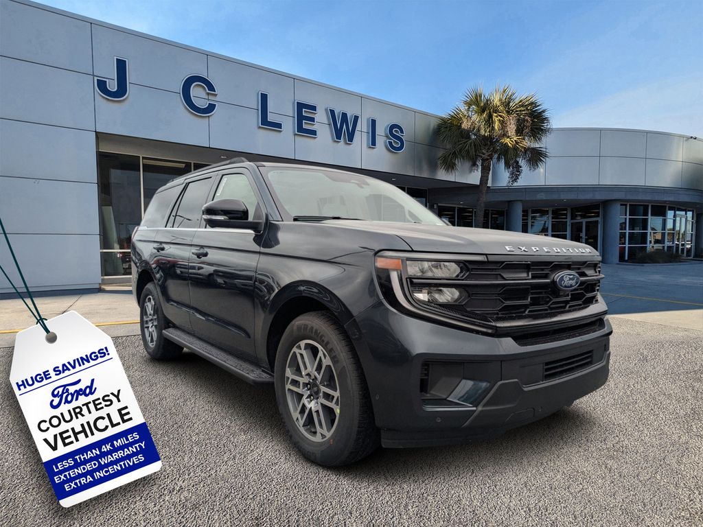 2025 Ford Expedition Active's photo