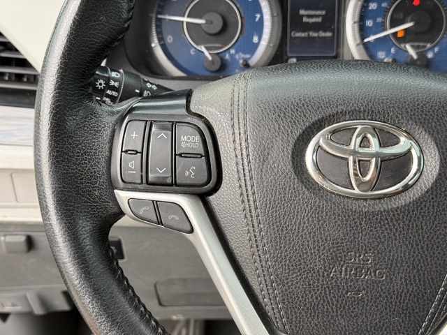 2019 Toyota Sienna XLE photo 12