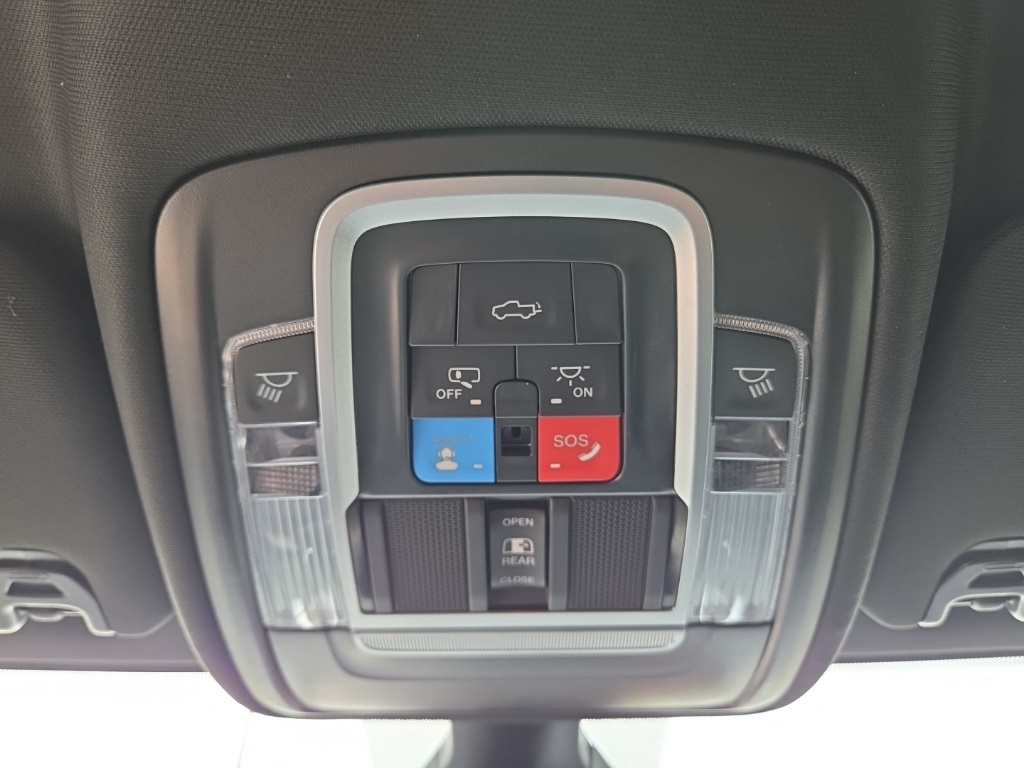 2024 Ram 2500 Laramie photo 13