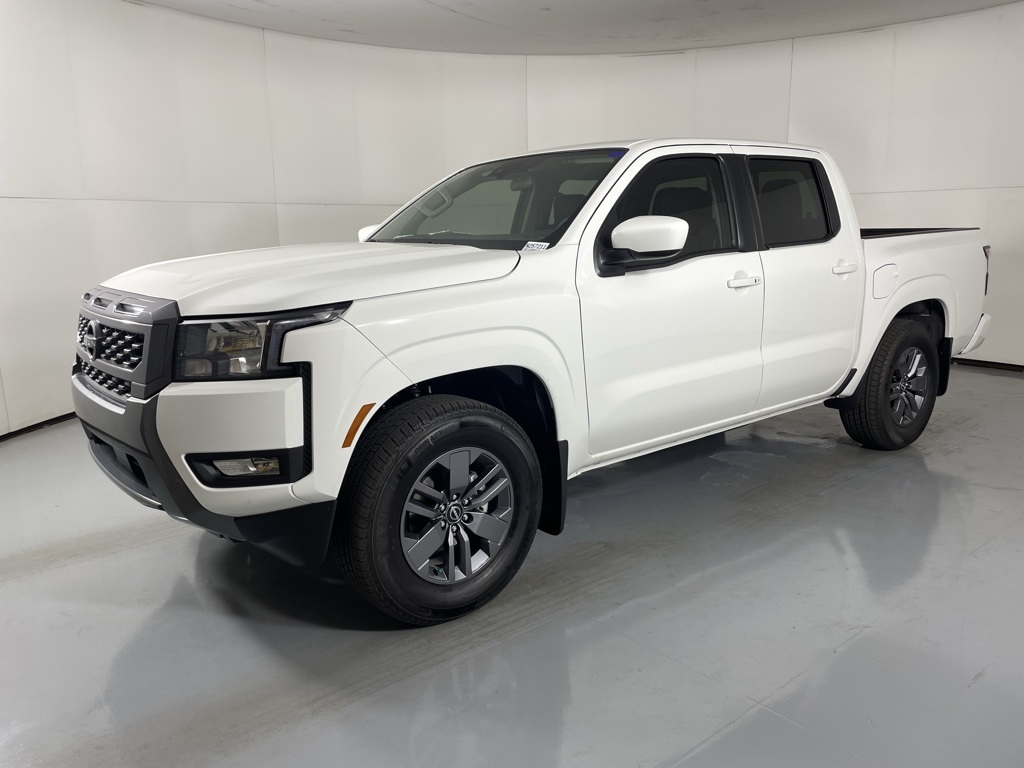 2025 Nissan Frontier Crew Cab SV photo 3