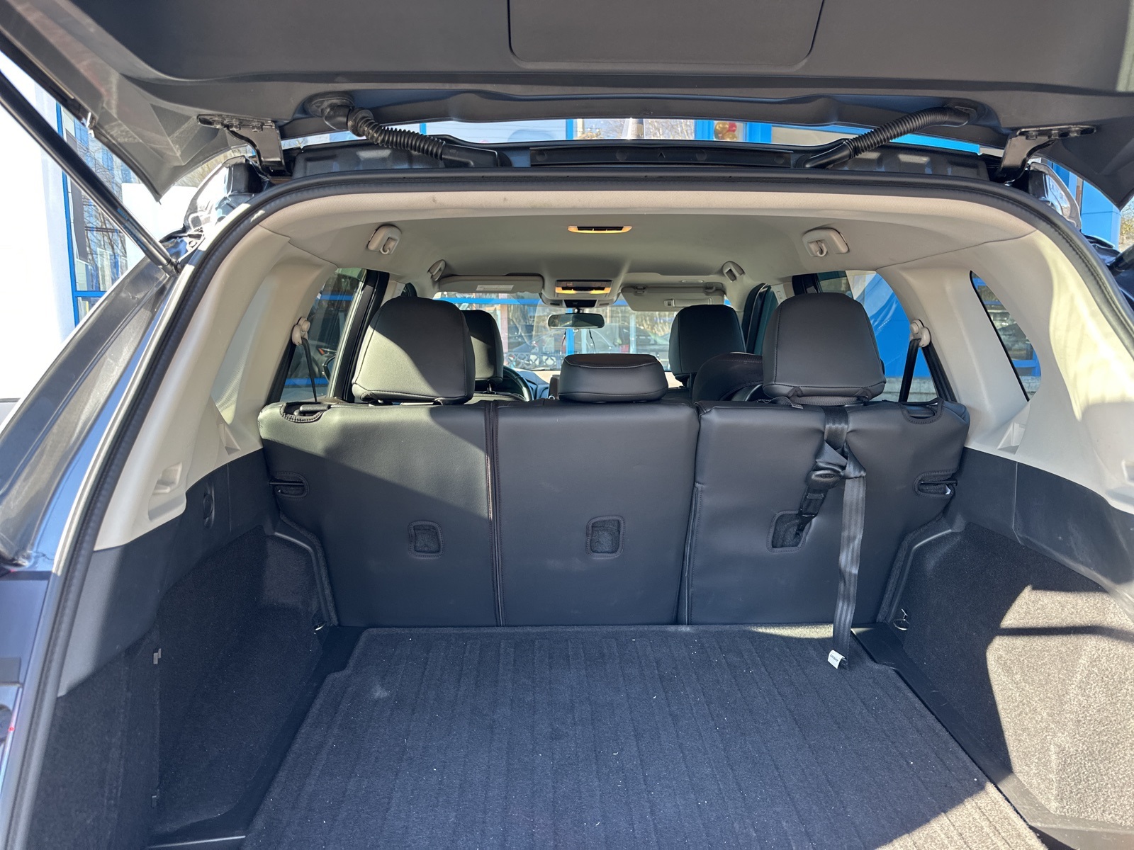 2021 Nissan Rogue SV photo 2