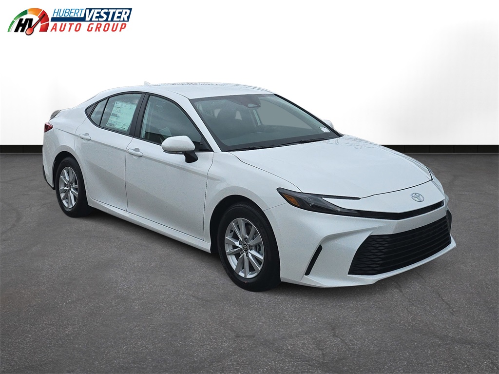 2025 Toyota Camry LE photo 3