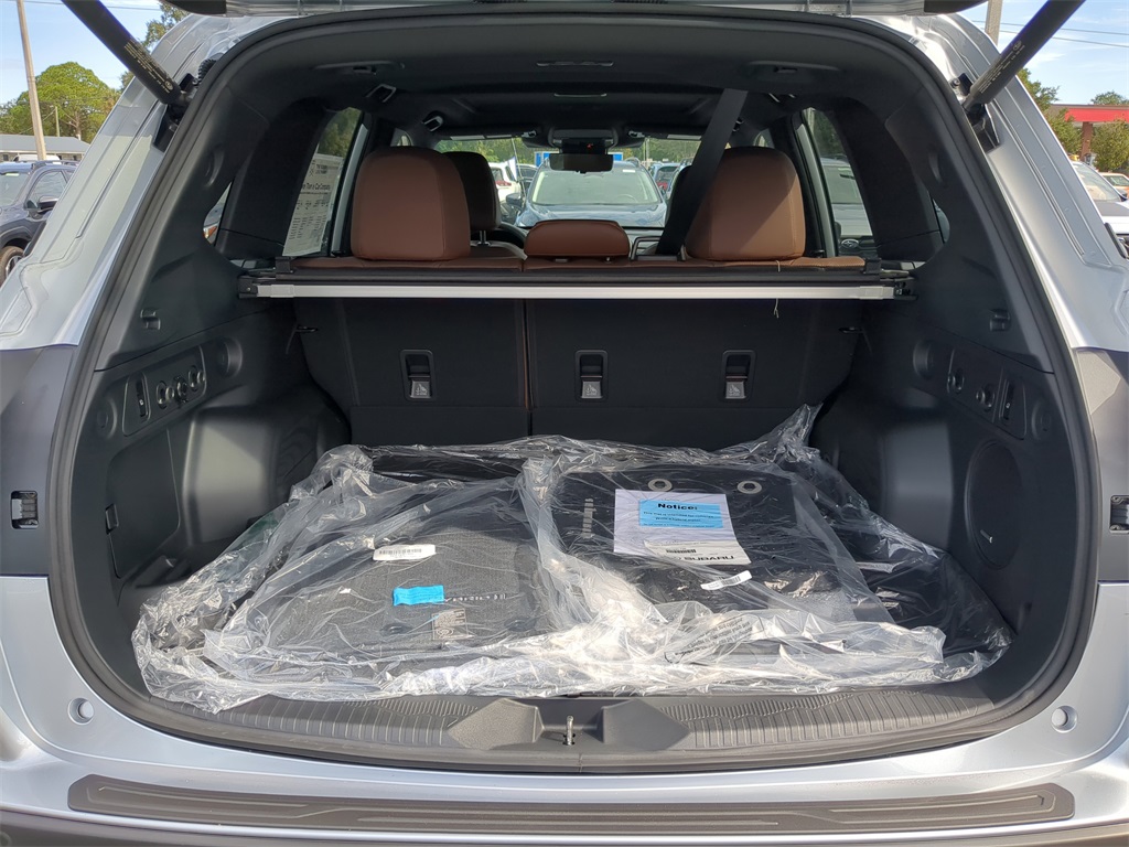 2025 Subaru Forester Touring photo 7