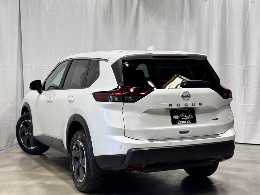 2025 Nissan Rogue SV AWD photo 6