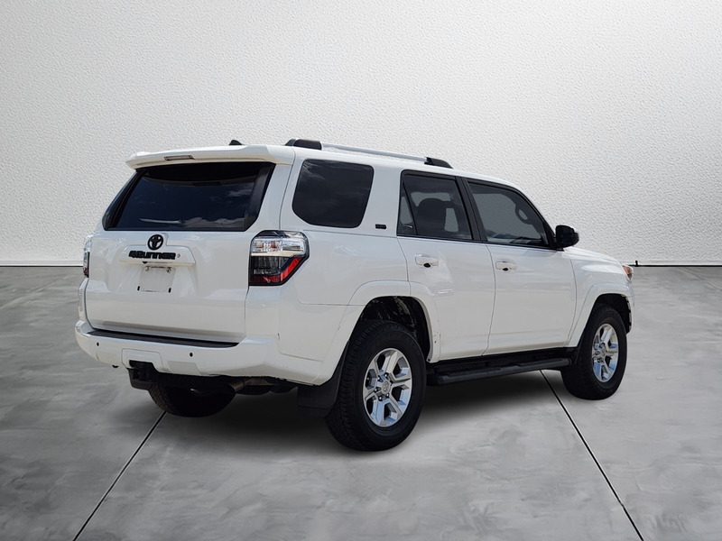 2019 Toyota 4Runner SR5 photo 2