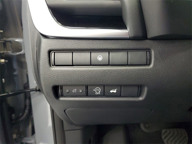 2025 Nissan Rogue SV photo 9