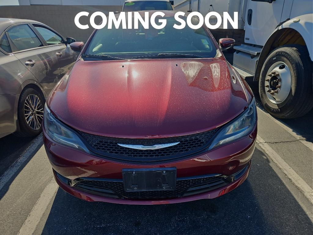 2015 Chrysler 200 S photo 2