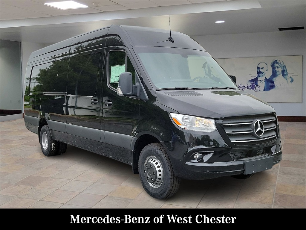 2024 Mercedes-Benz Sprinter Cargo Van Base's photo