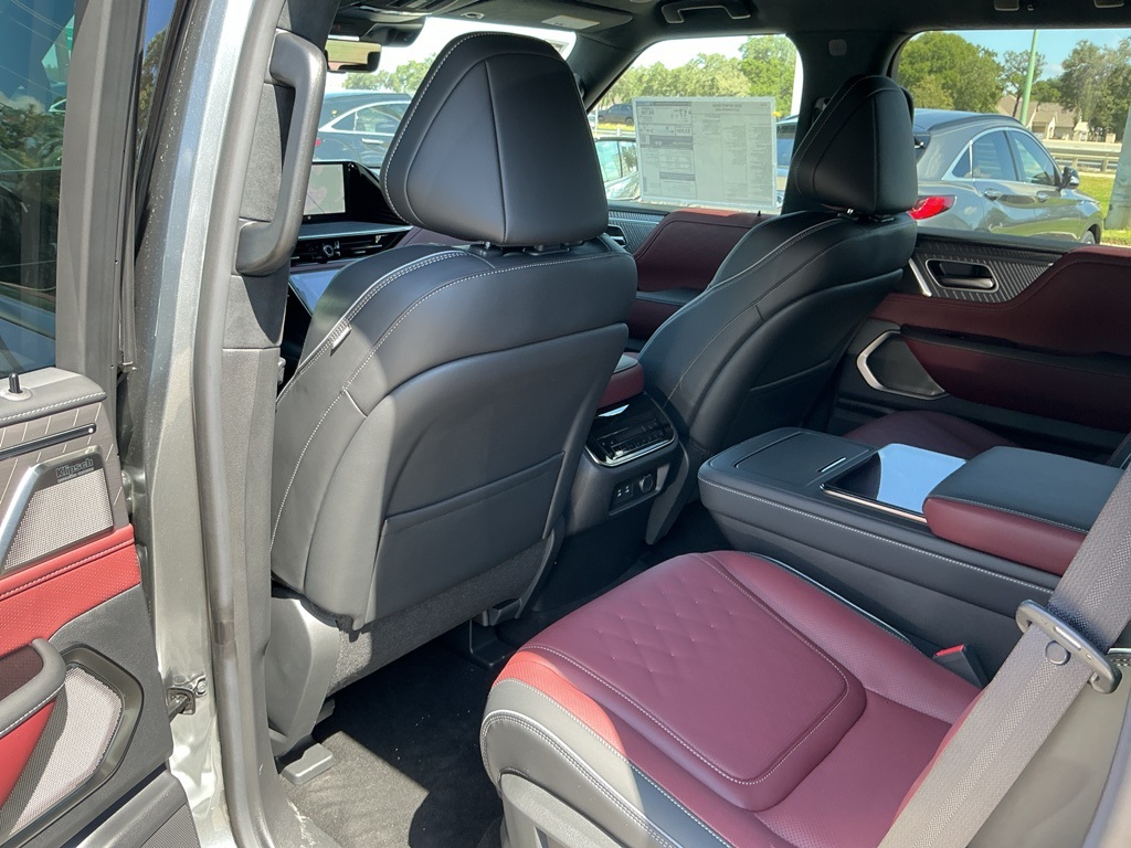 2026 Infiniti QX80 photo 23