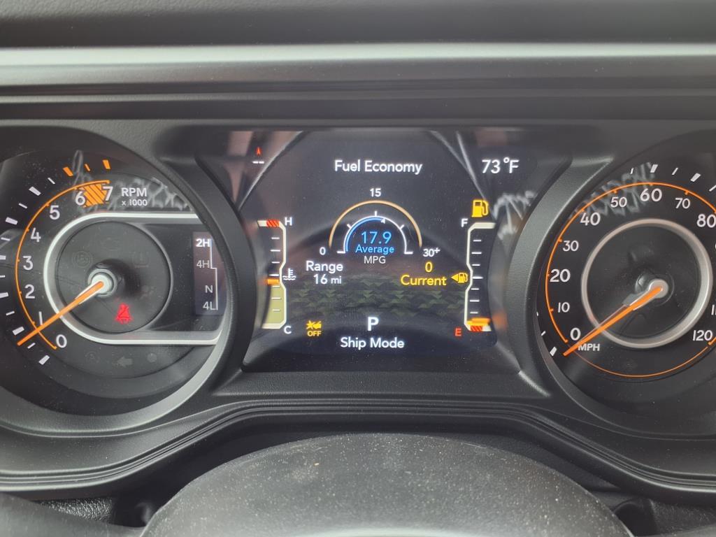 2025 Jeep Wrangler Sahara photo 24