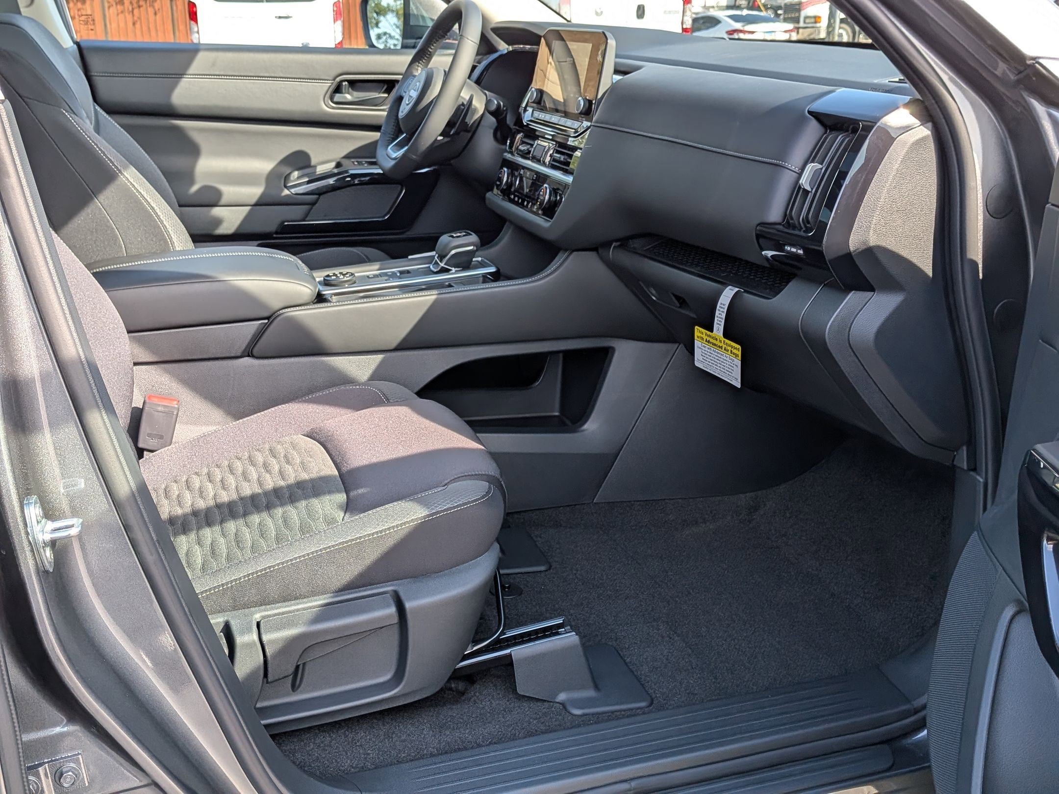 2025 Nissan Pathfinder SV photo 22