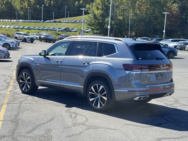 2024 Volkswagen Atlas SEL Premium R-Line photo 2
