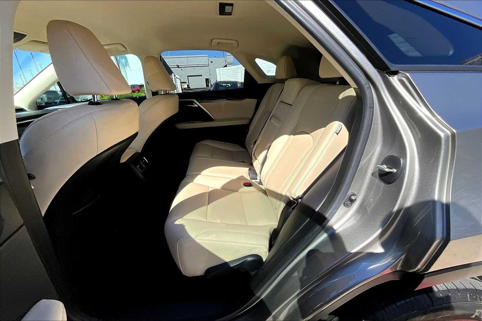 2022 Lexus RX photo 19
