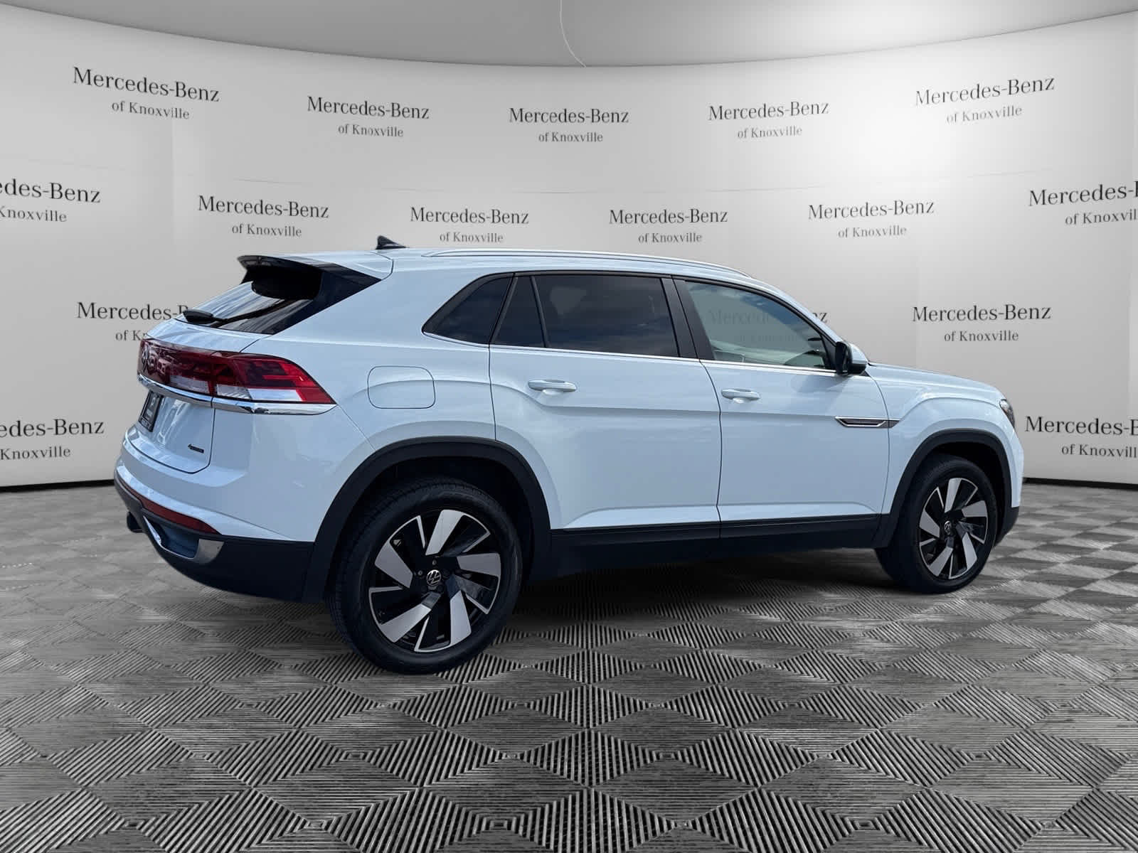 2024 Volkswagen Atlas Cross Sport SE Technology photo 4