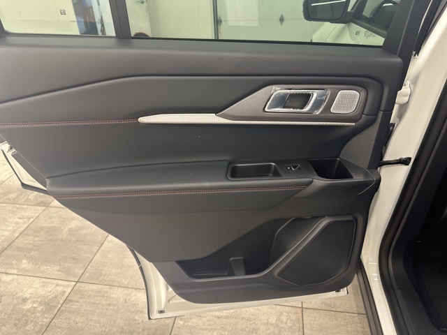 2025 Ford Explorer ST photo 28