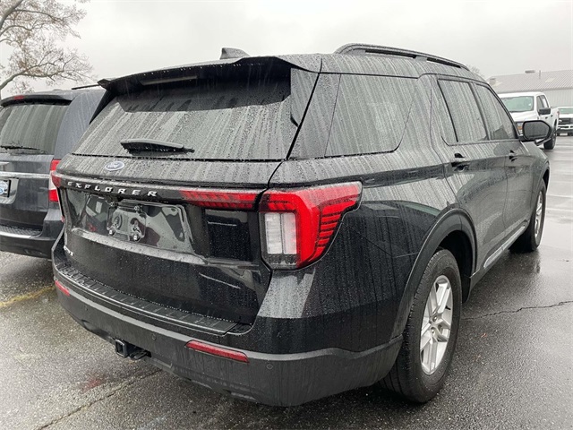 2025 Ford Explorer photo 3