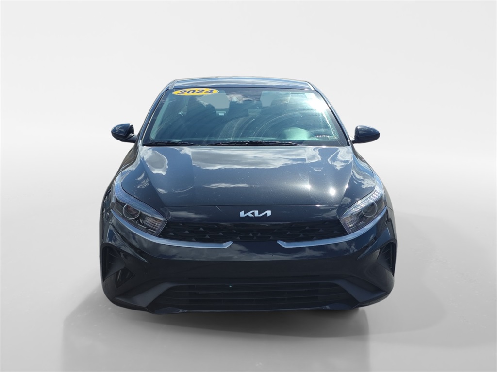 2024 Kia Forte LX photo 3