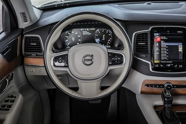 2021 Volvo XC90 Momentum photo 23