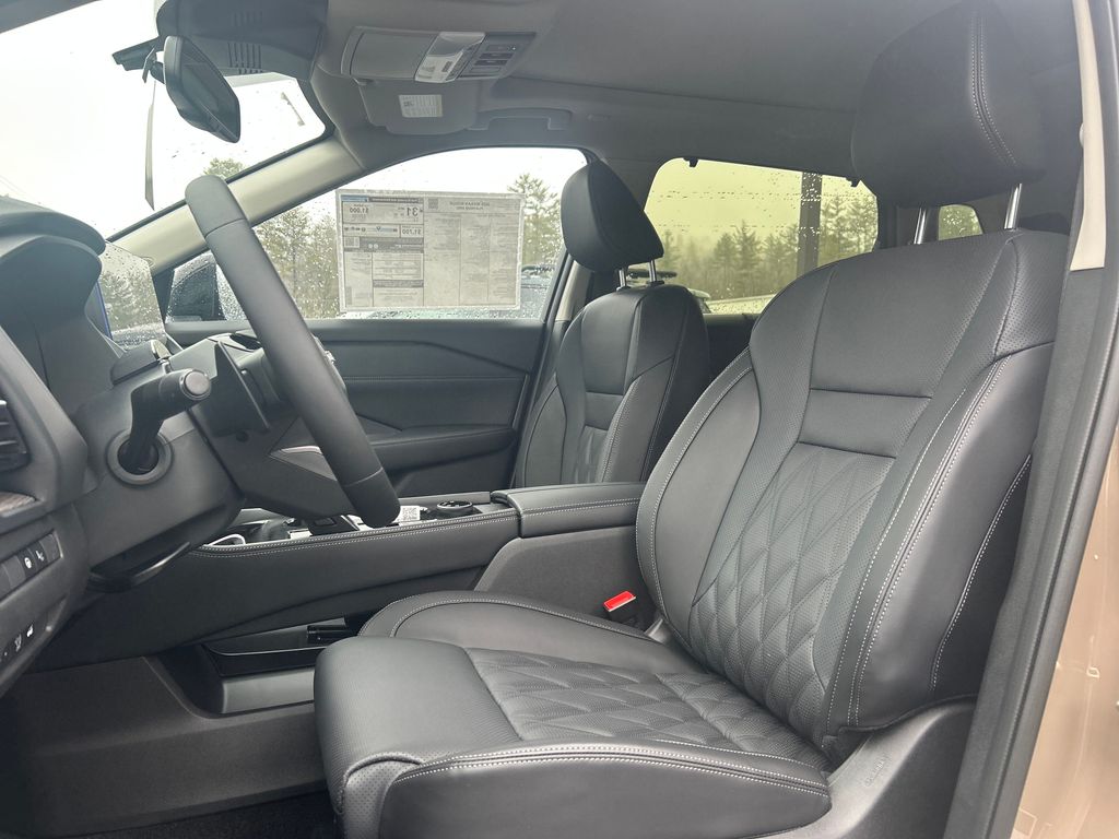2025 Nissan Rogue Platinum photo 17