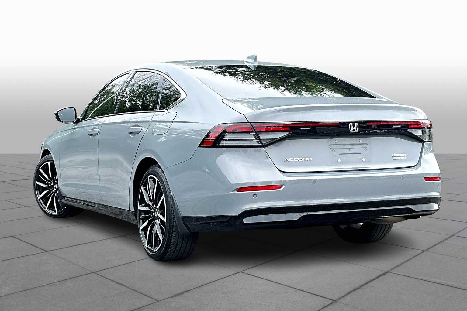 2025 Honda Accord Hybrid Touring photo 11