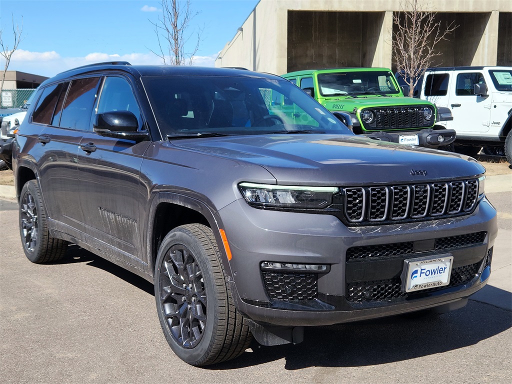 2025 Jeep Grand Cherokee L Summit photo 3