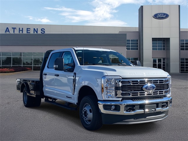 2026 Ford F-350 Super Duty Chassis Cab XL's photo