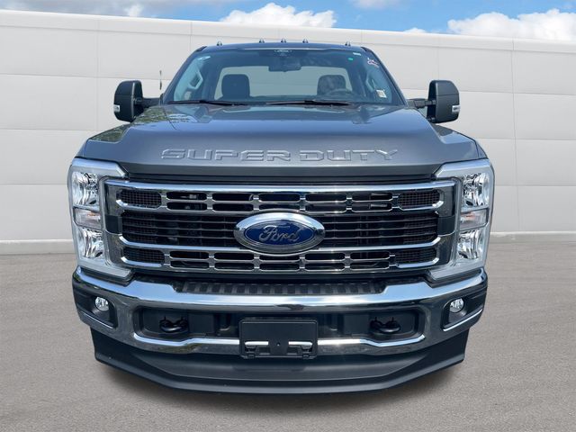 2025 Ford F-350 photo 5