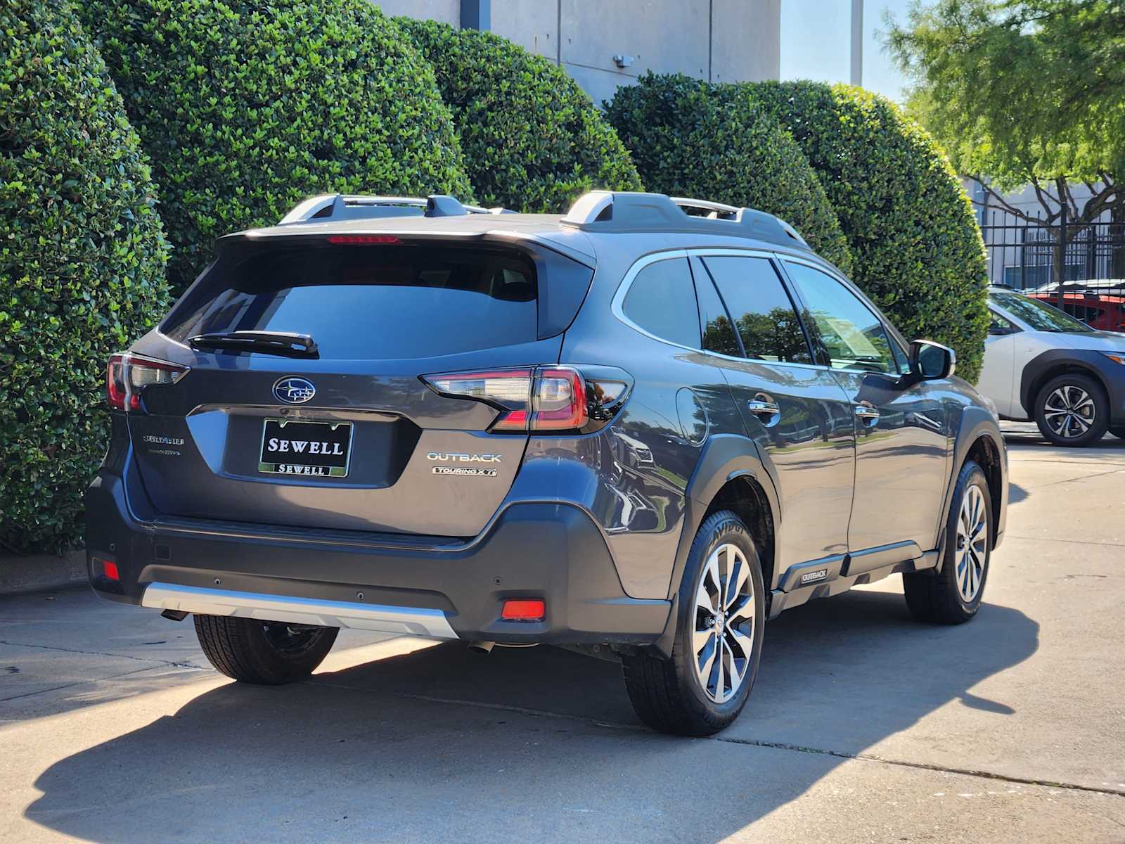2025 Subaru Outback Touring photo 4