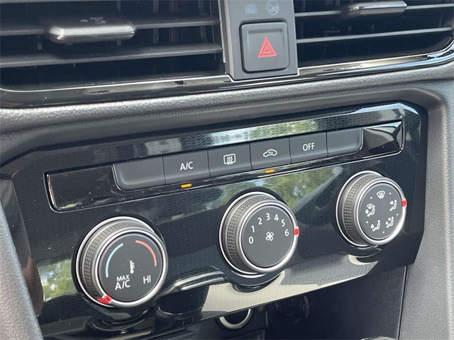 2025 Volkswagen Taos S photo 17