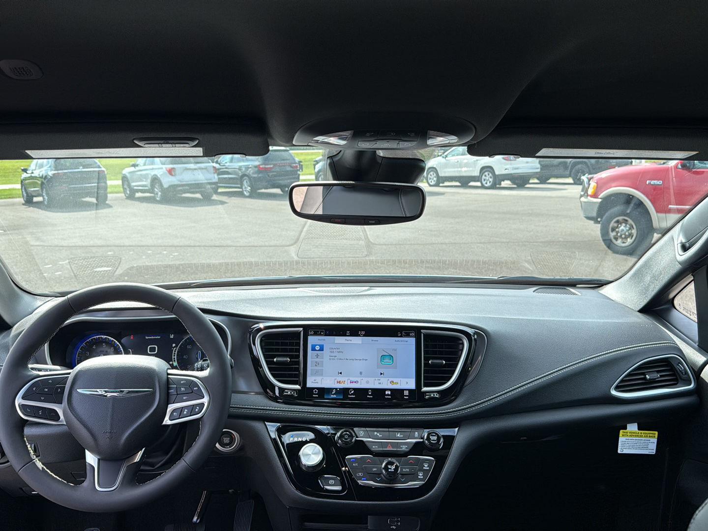 2026 Chrysler Pacifica photo 5