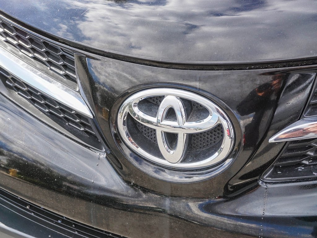 2014 Toyota RAV4 LE photo 4