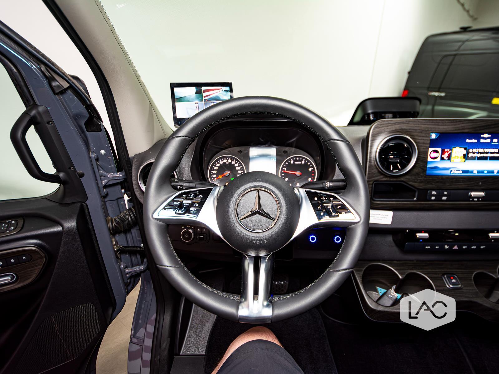2025 Mercedes Benz Sprinter 3500 photo 15