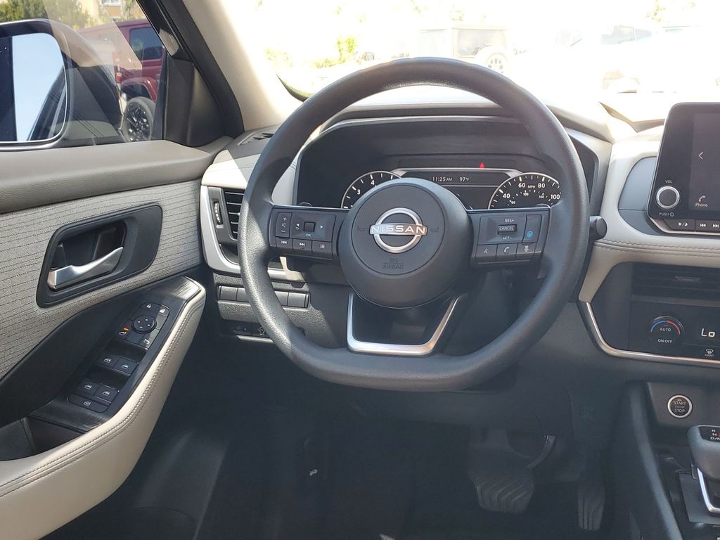 2023 Nissan Rogue SV photo 25
