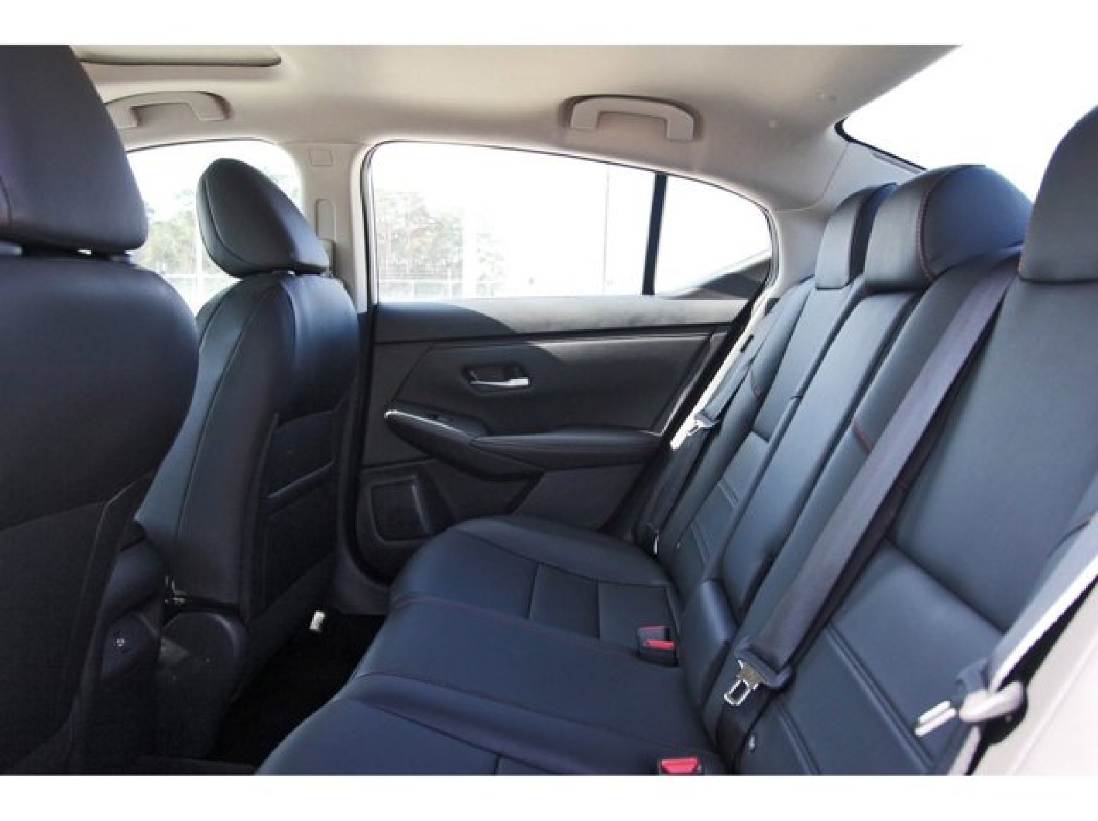 2025 Nissan Sentra SR White at Robbins Nissan