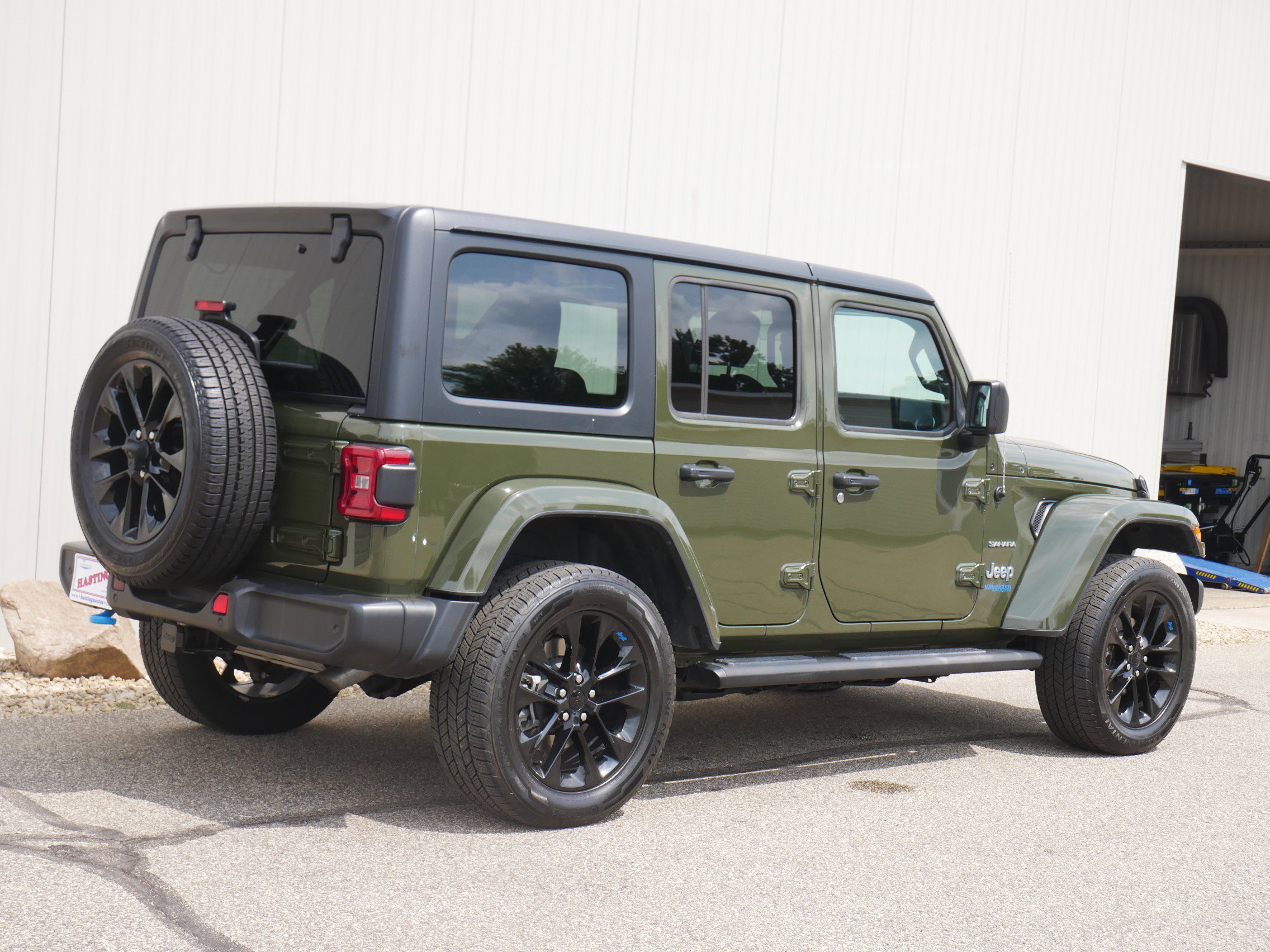2022 Jeep Wrangler 4xe Unlimited Sahara photo 5