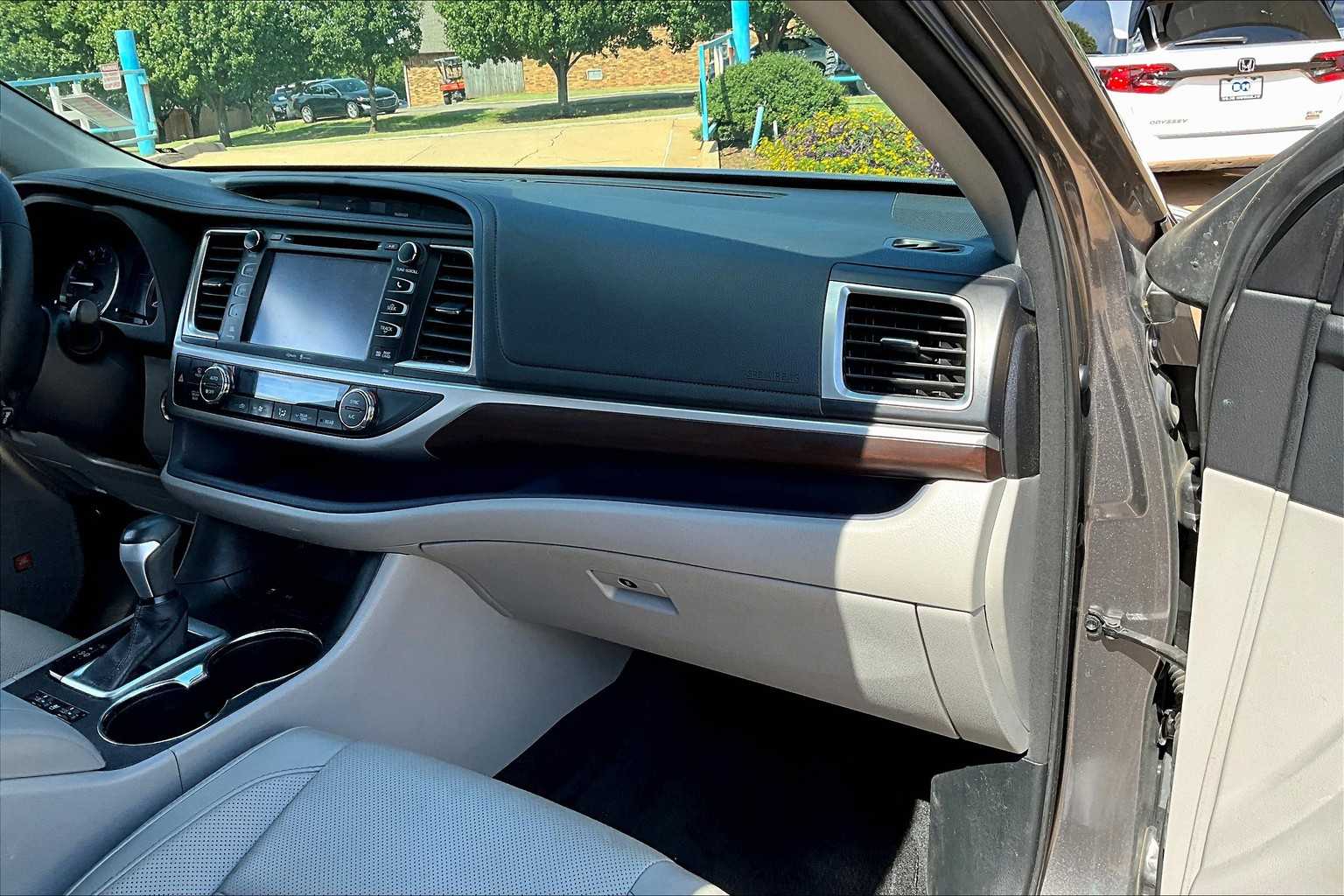 2014 Toyota Highlander Limited photo 16