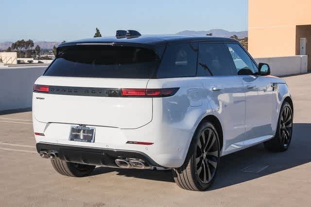 2025 Land Rover Range Rover Sport SE photo 4