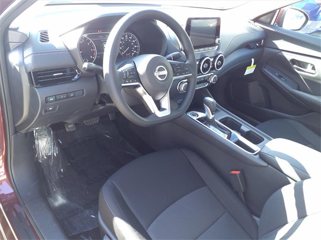 2025 Nissan Sentra SV photo 10