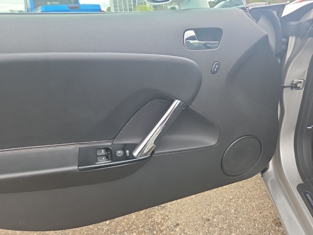 2009 Saturn Sky Base photo 11