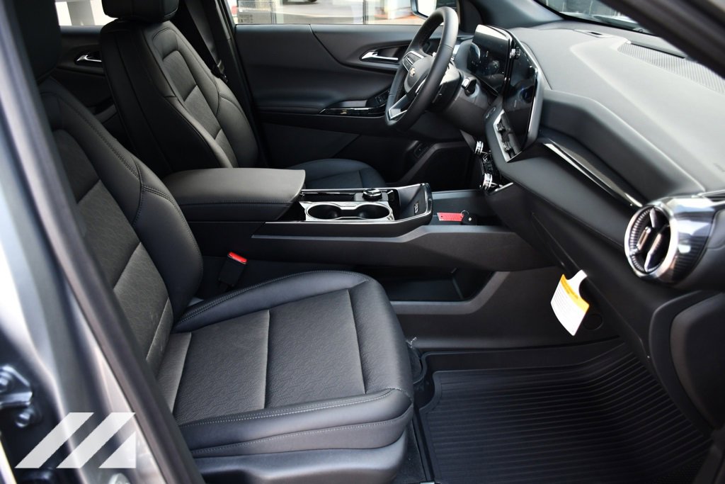 2026 Chevrolet Equinox LT photo 32