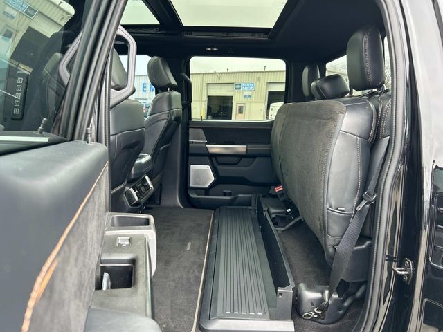 2023 Ford F-150 Platinum photo 12