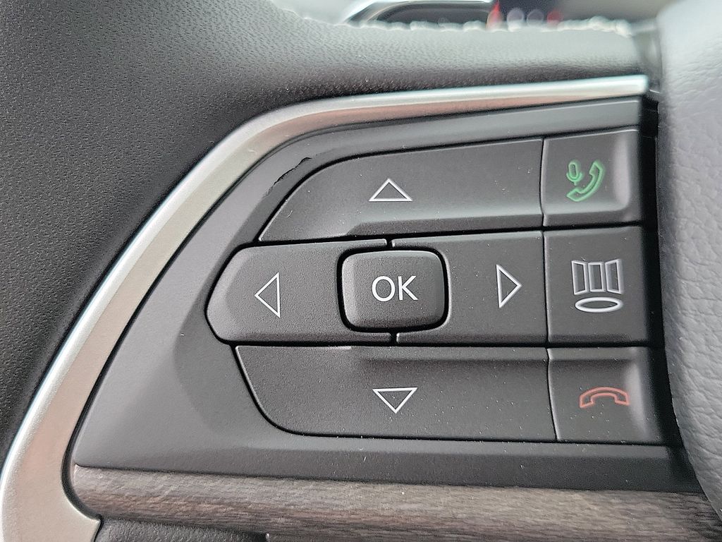 2025 Jeep Grand Cherokee Limited photo 4