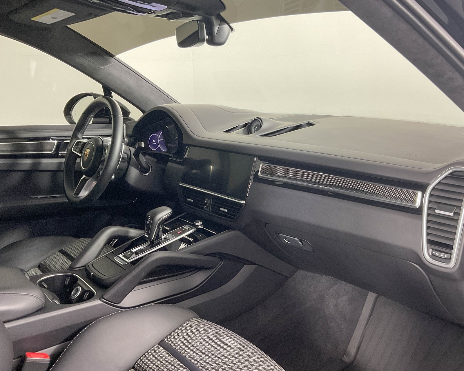 2023 Porsche Cayenne Coupe GTS photo 18