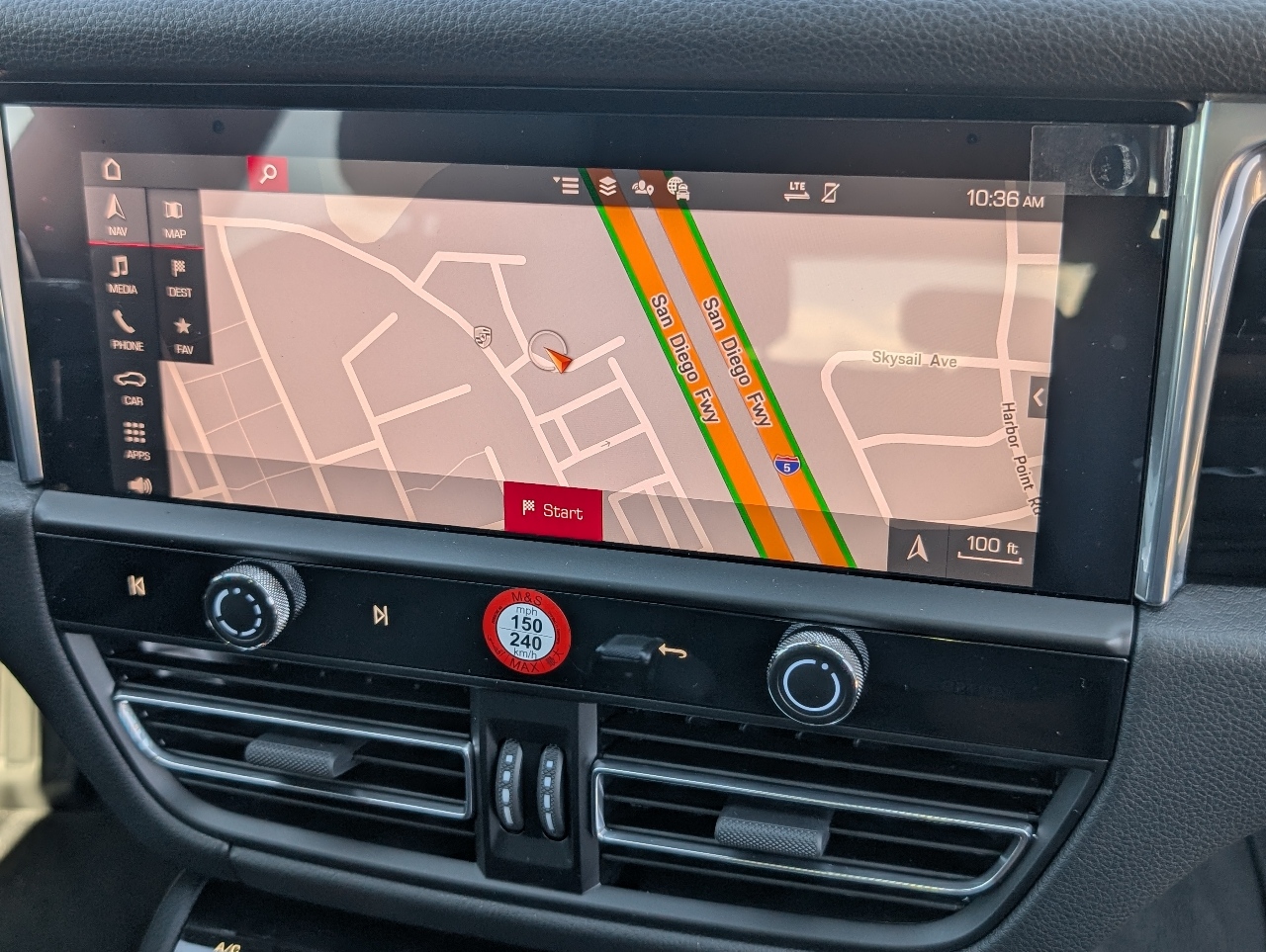 2026 Porsche Macan T photo 14
